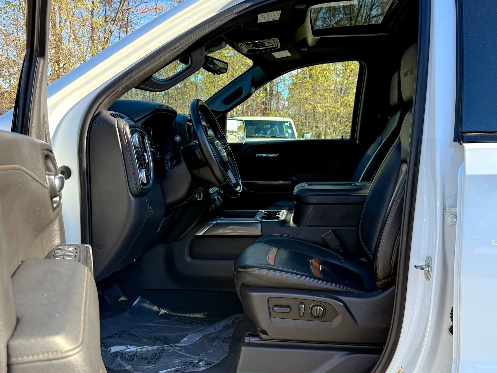 Used 2022 GMC Sierra 1500 AT4 w/ AT4 Premium Package image 18