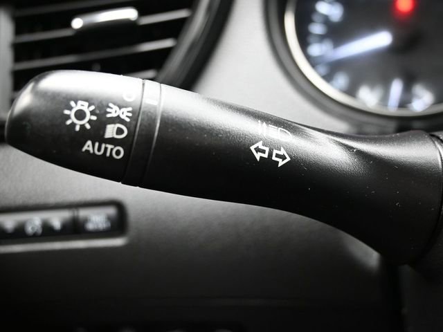 Used 2019 Nissan Rogue SV AWD/4WD image 26