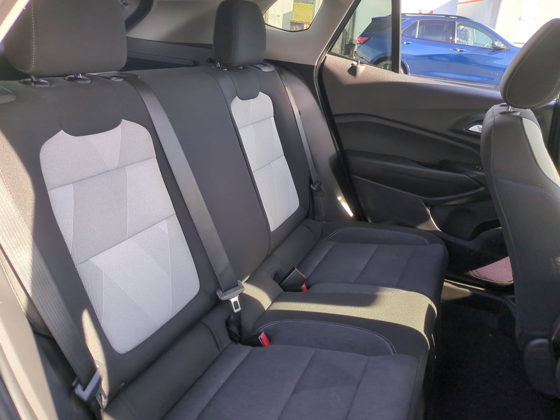 Certified 2025 Chevrolet Trax LS image 25