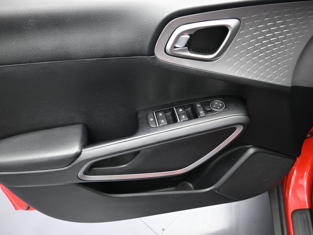 Used 2021 Kia Soul LX FWD image 10