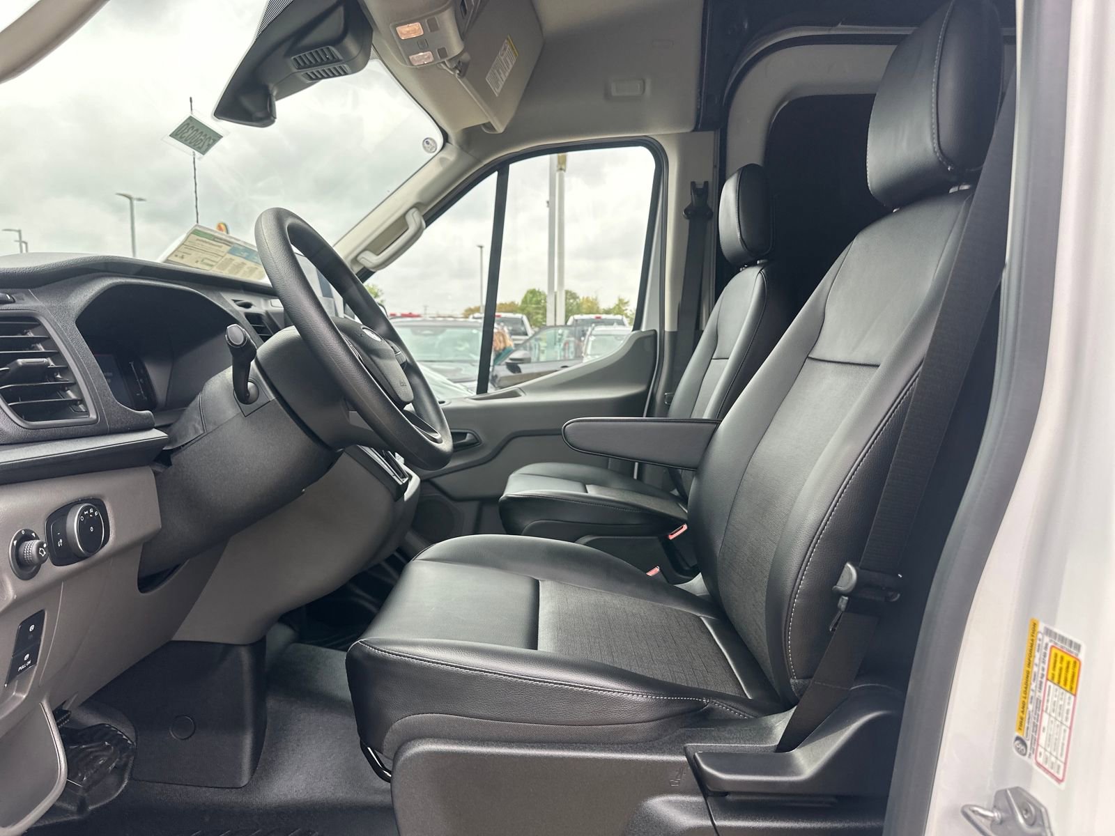 New 2026 Ford Transit 250 148 Medium Roof w/ Load Area Protection Package image 9