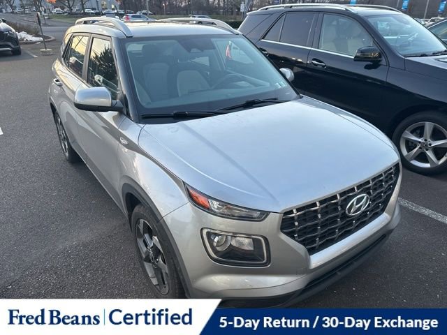 Used 2023 Hyundai Venue SEL image 14