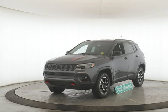 Used 2024 Jeep Compass Trailhawk w/ Trailhawk Elite Group image 10