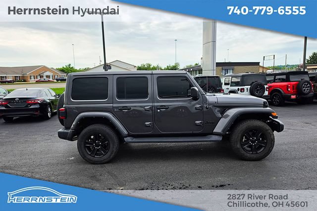 Used 2022 Jeep Wrangler Unlimited Sahara AWD/4WD image 30