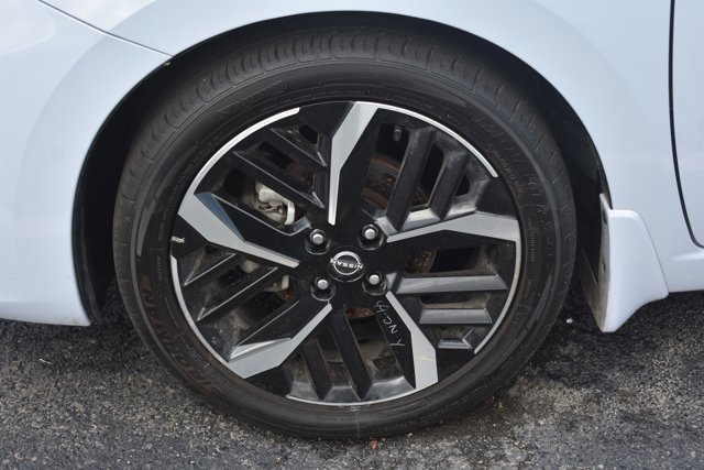 Used 2024 Nissan Versa SR w/ Trunk Package FWD image 9