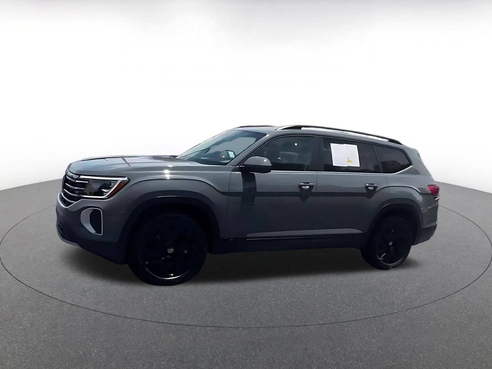 Used 2026 Volkswagen Atlas SE FWD image 8