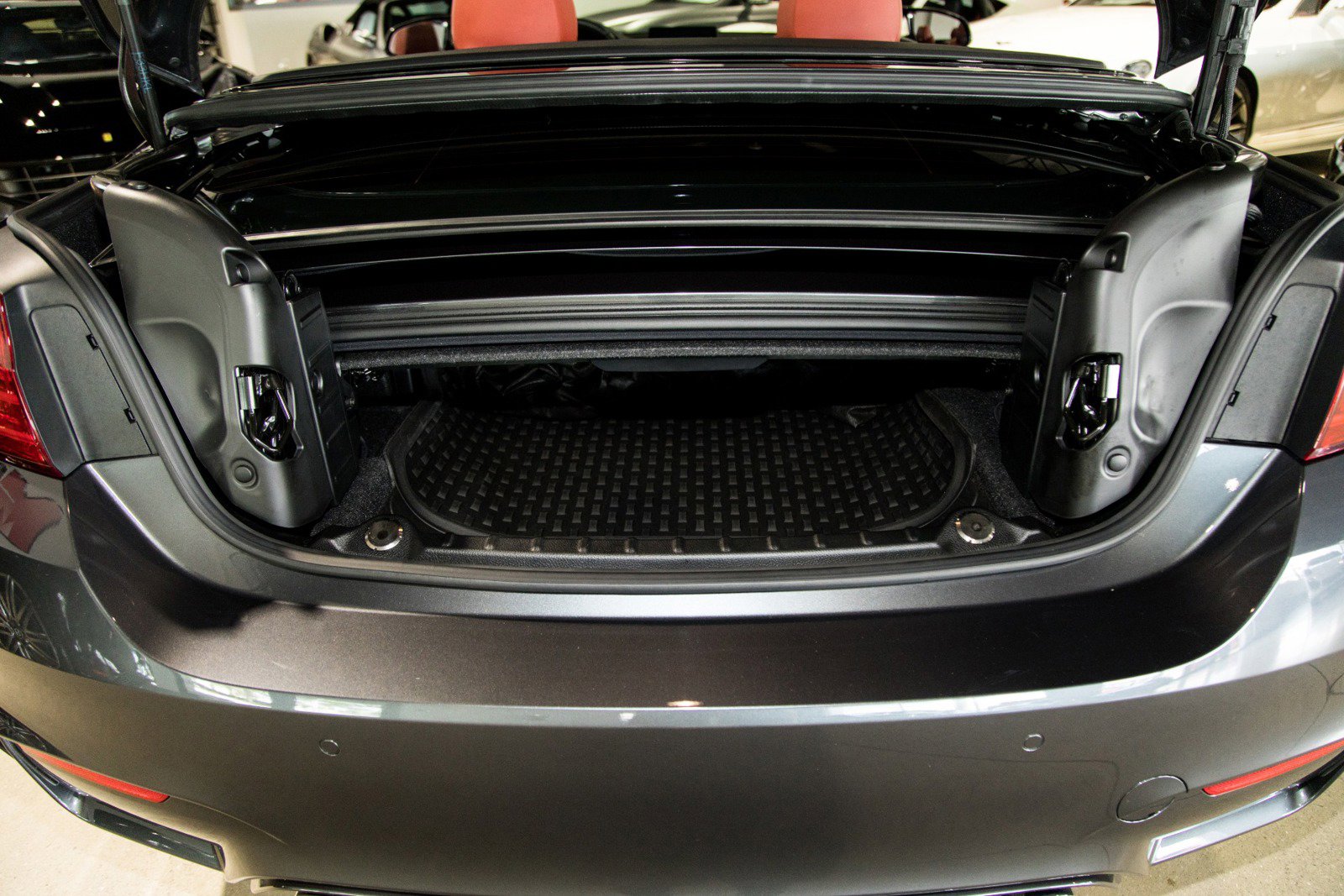 Used 2016 BMW M4 Convertible image 57