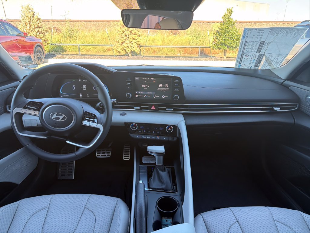 New 2026 Hyundai Elantra SEL Sport FWD image 20