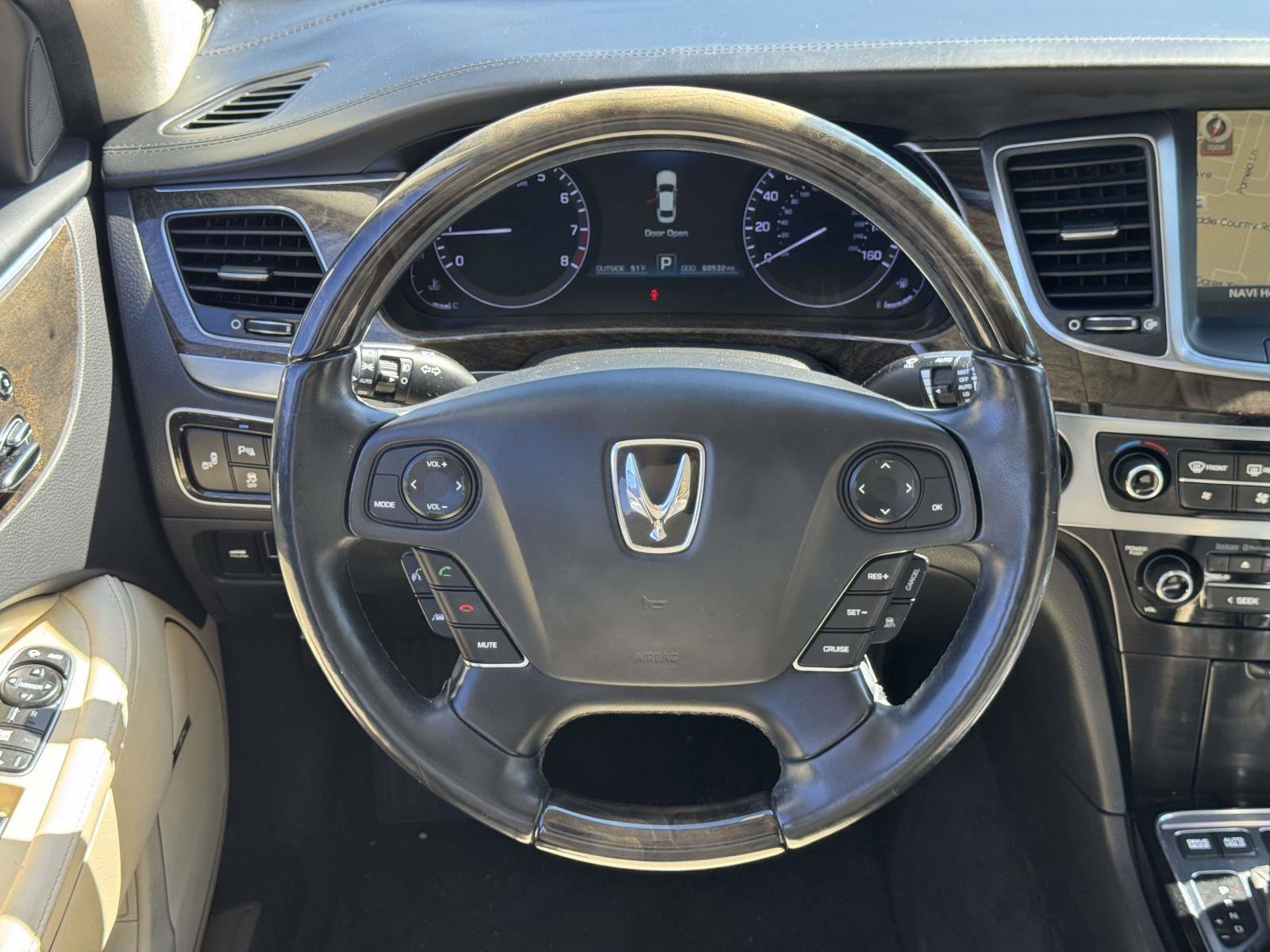 Used 2014 Hyundai Equus Signature RWD image 12