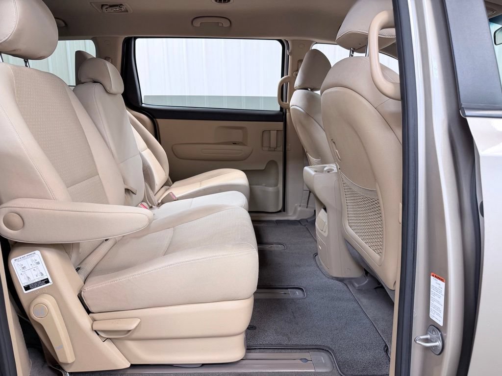 Used 2017 Kia Sedona LX FWD image 30