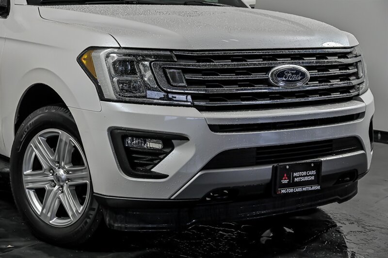 Used 2019 Ford Expedition XLT w/ Equipment Group 201A AWD/4WD image 2