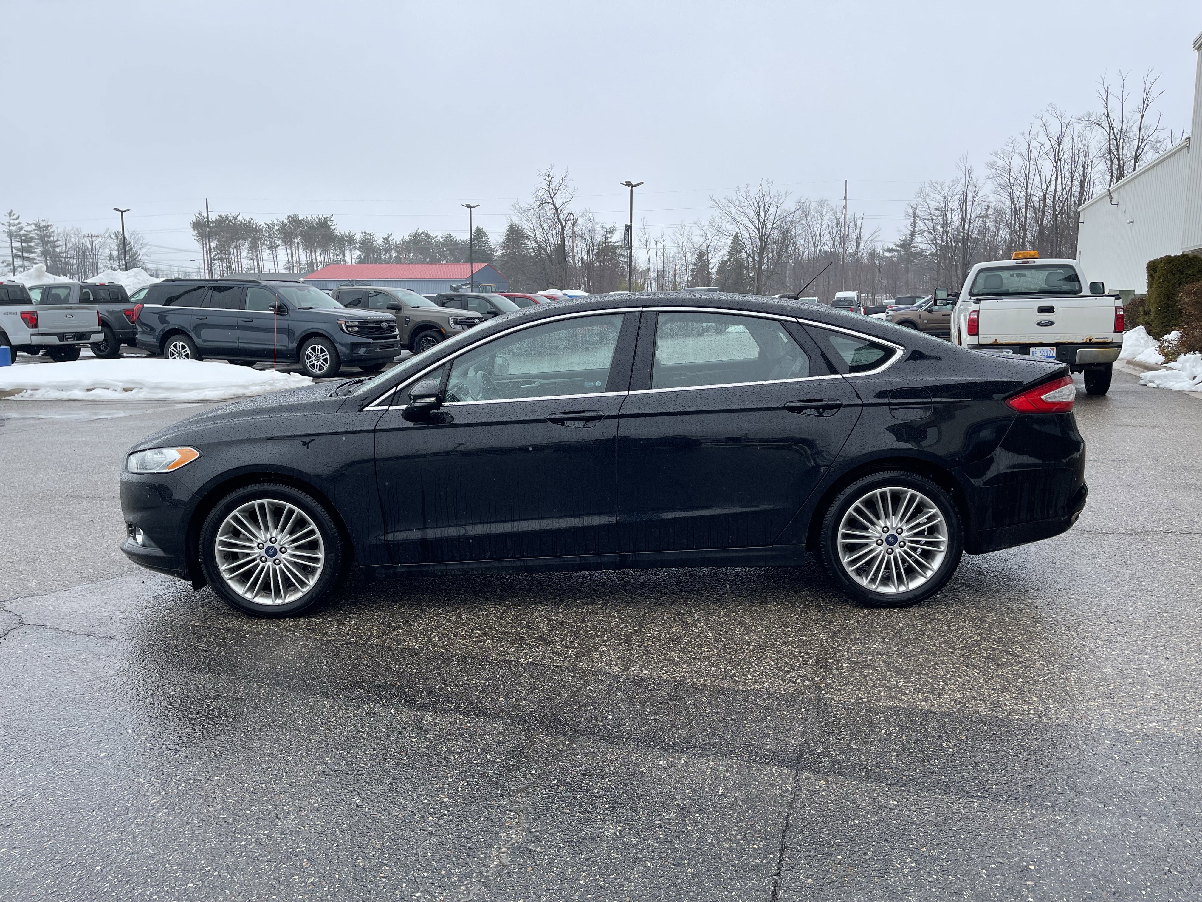Used 2016 Ford Fusion SE w/ Equipment Group 202A image 7