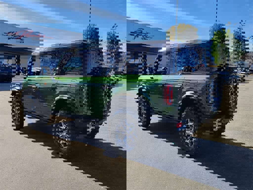 Used 2025 Ford Bronco Badlands image 3