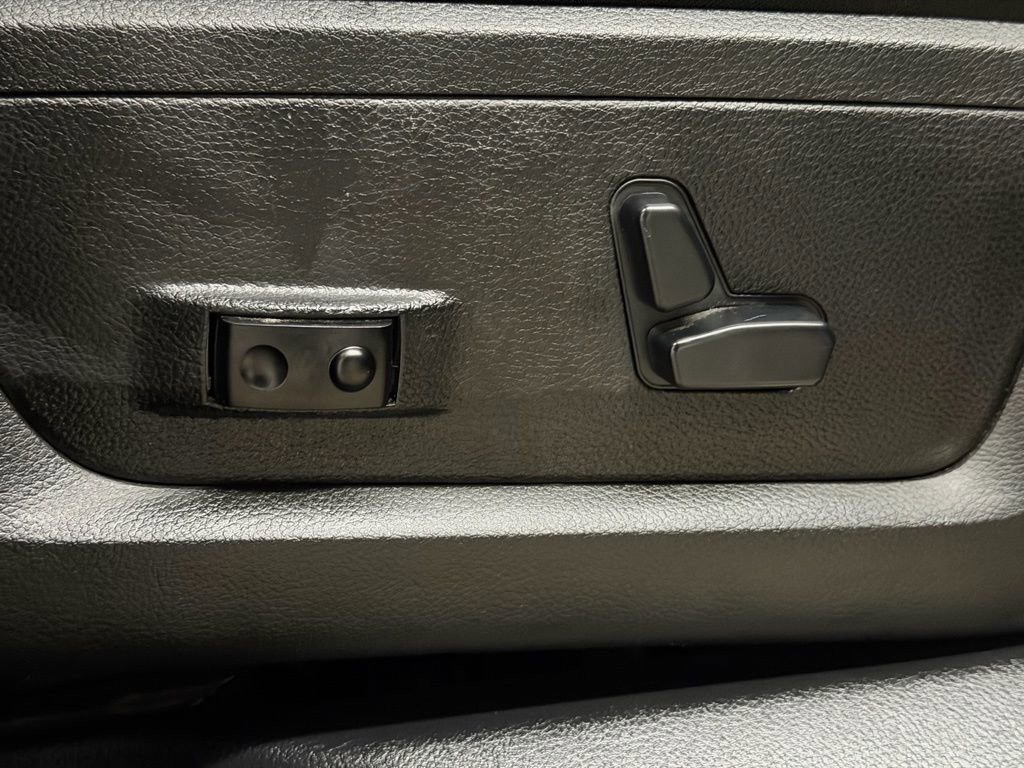 Used 2019 RAM 3500 Limited image 28