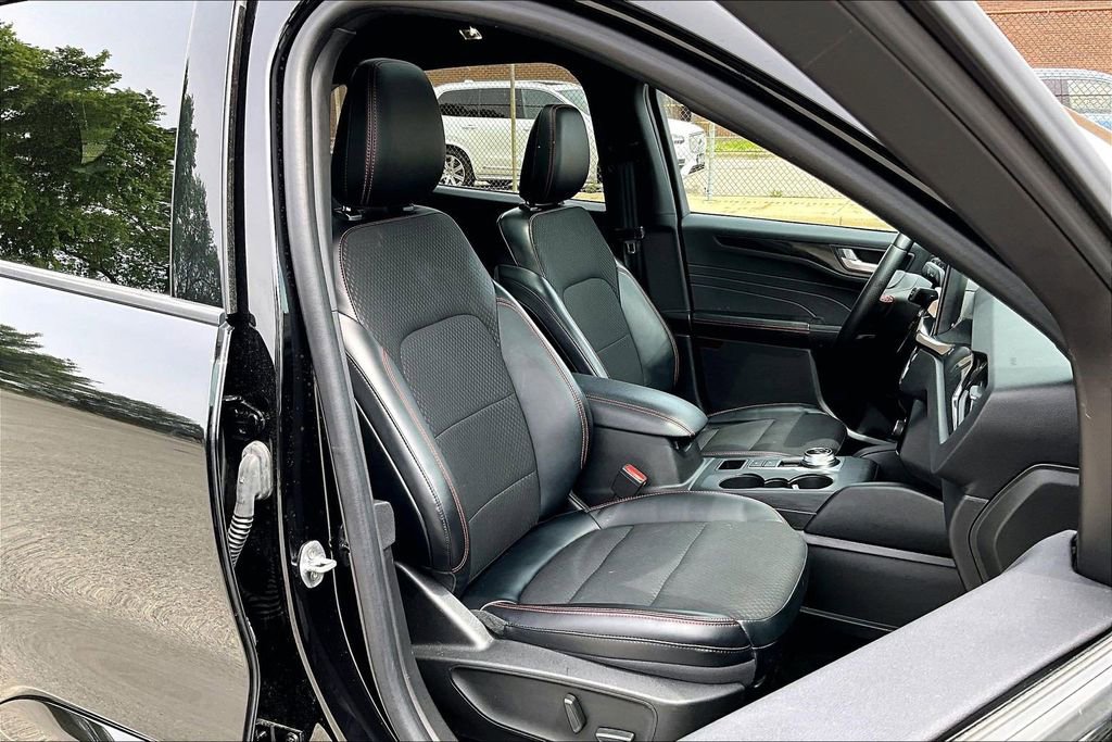 Used 2023 Ford Escape ST-Line Select w/ Tech Pack #2 AWD/4WD image 7