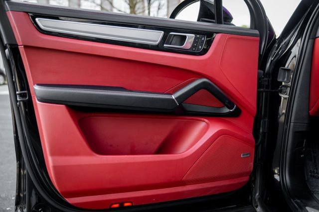 Used 2023 Porsche Cayenne Platinum Edition image 48