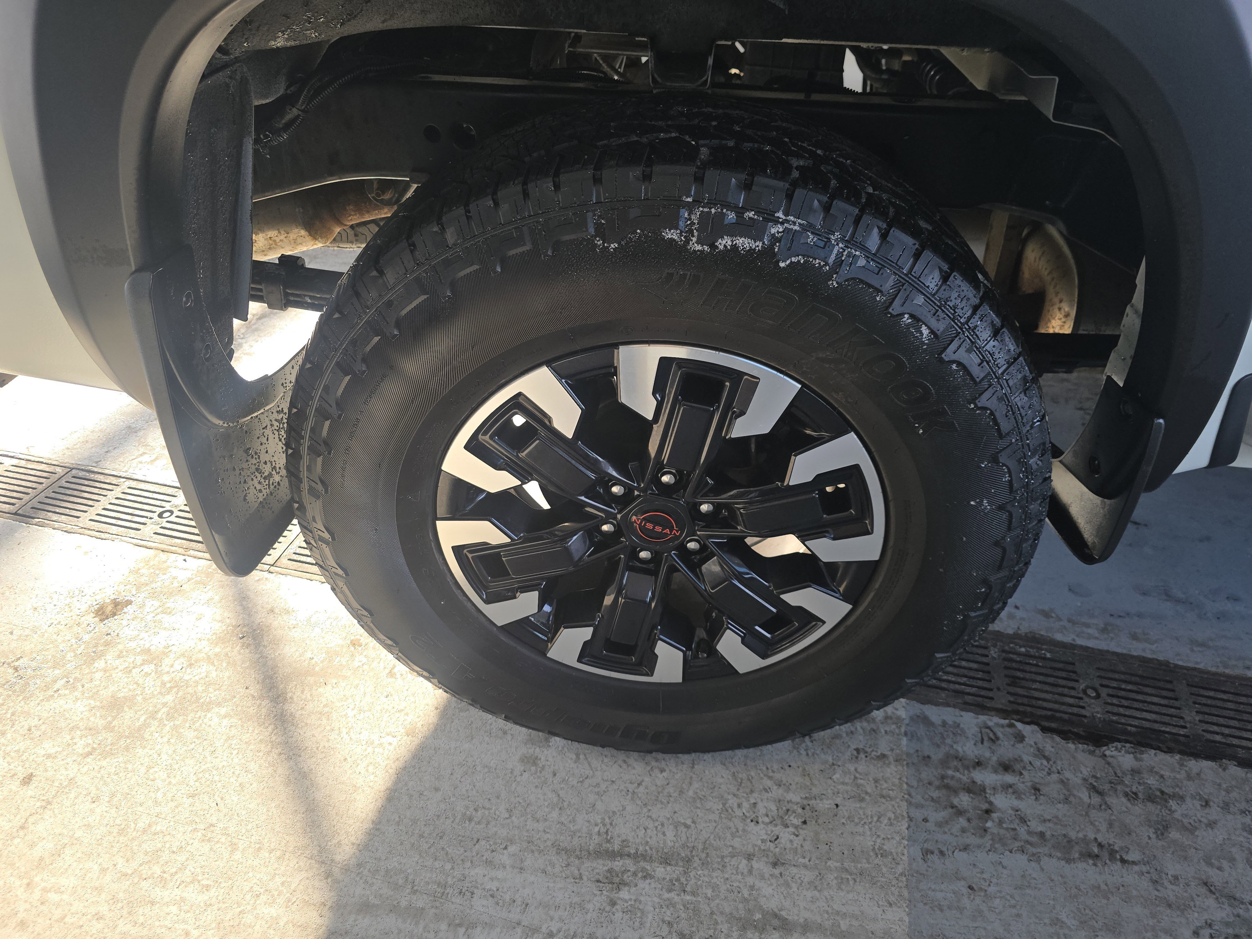 Used 2024 Nissan Frontier PRO-4X w/ Off-Road Protection Package image 8