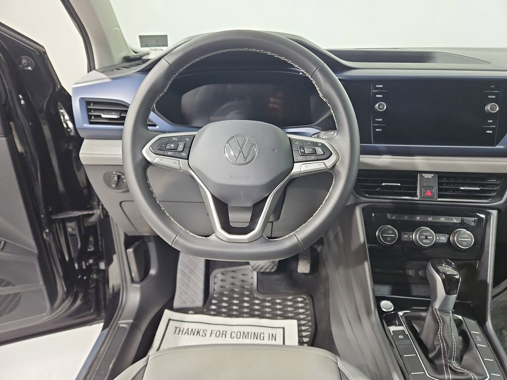 Certified 2024 Volkswagen Taos SE w/ Panoramic Sunroof Package image 16