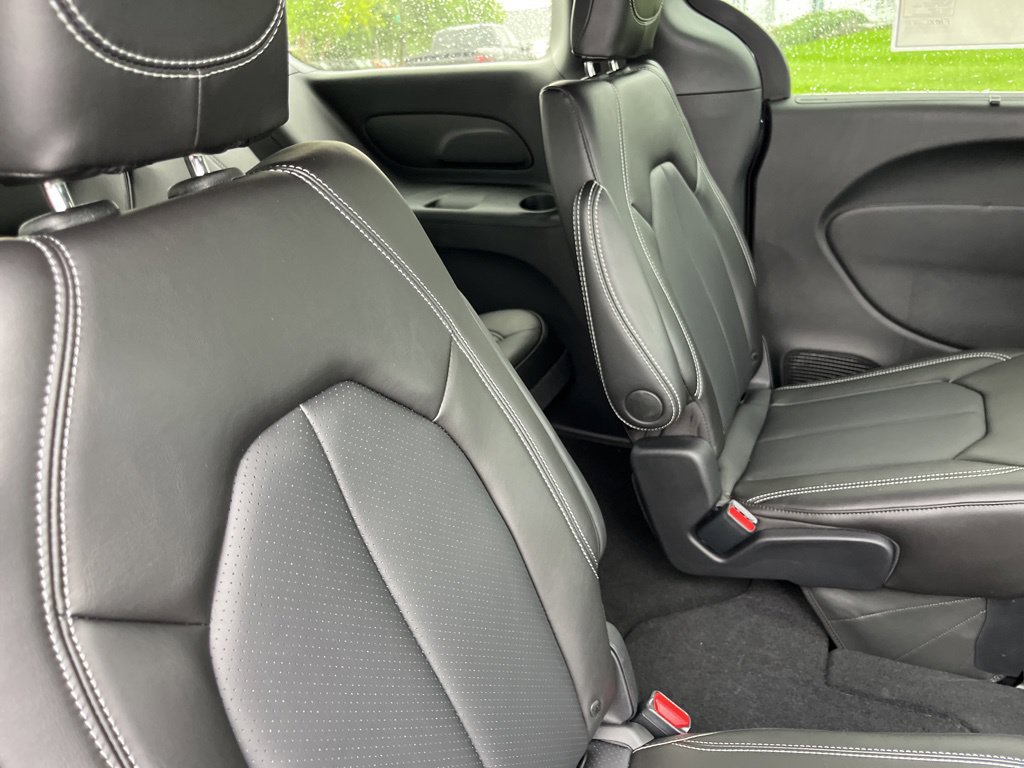 New 2027 Chrysler Pacifica Select AWD/4WD image 39