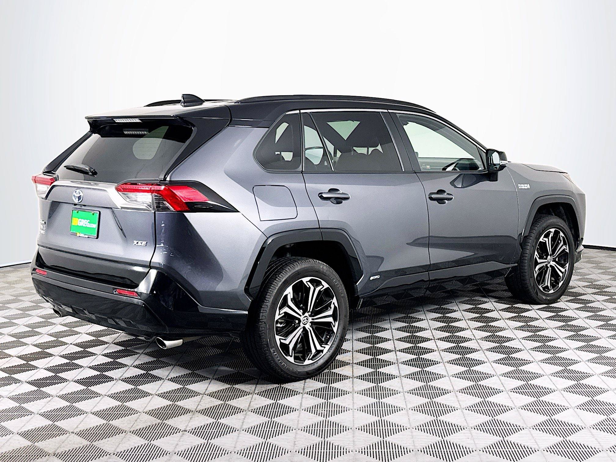Used 2024 Toyota RAV4 XSE AWD/4WD image 8