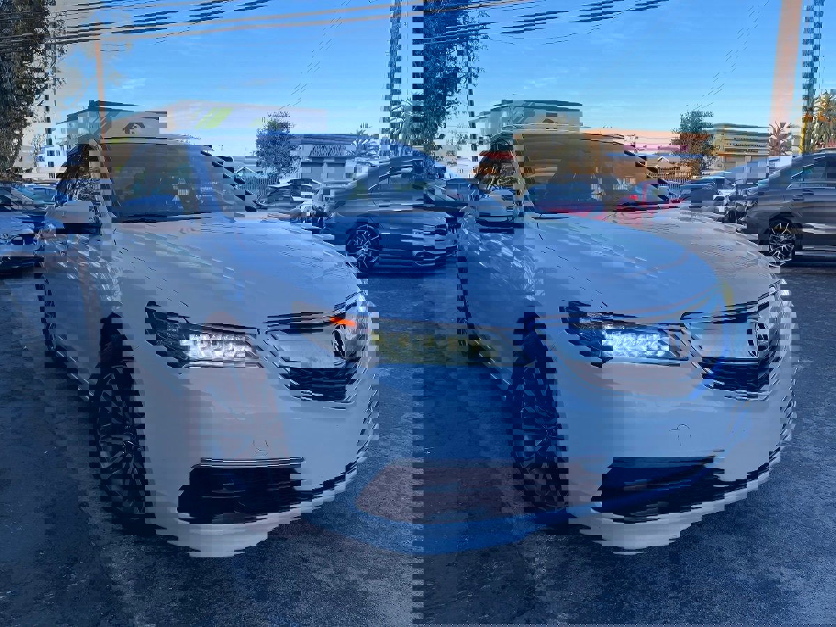 Used 2017 Acura TLX V6 image 3