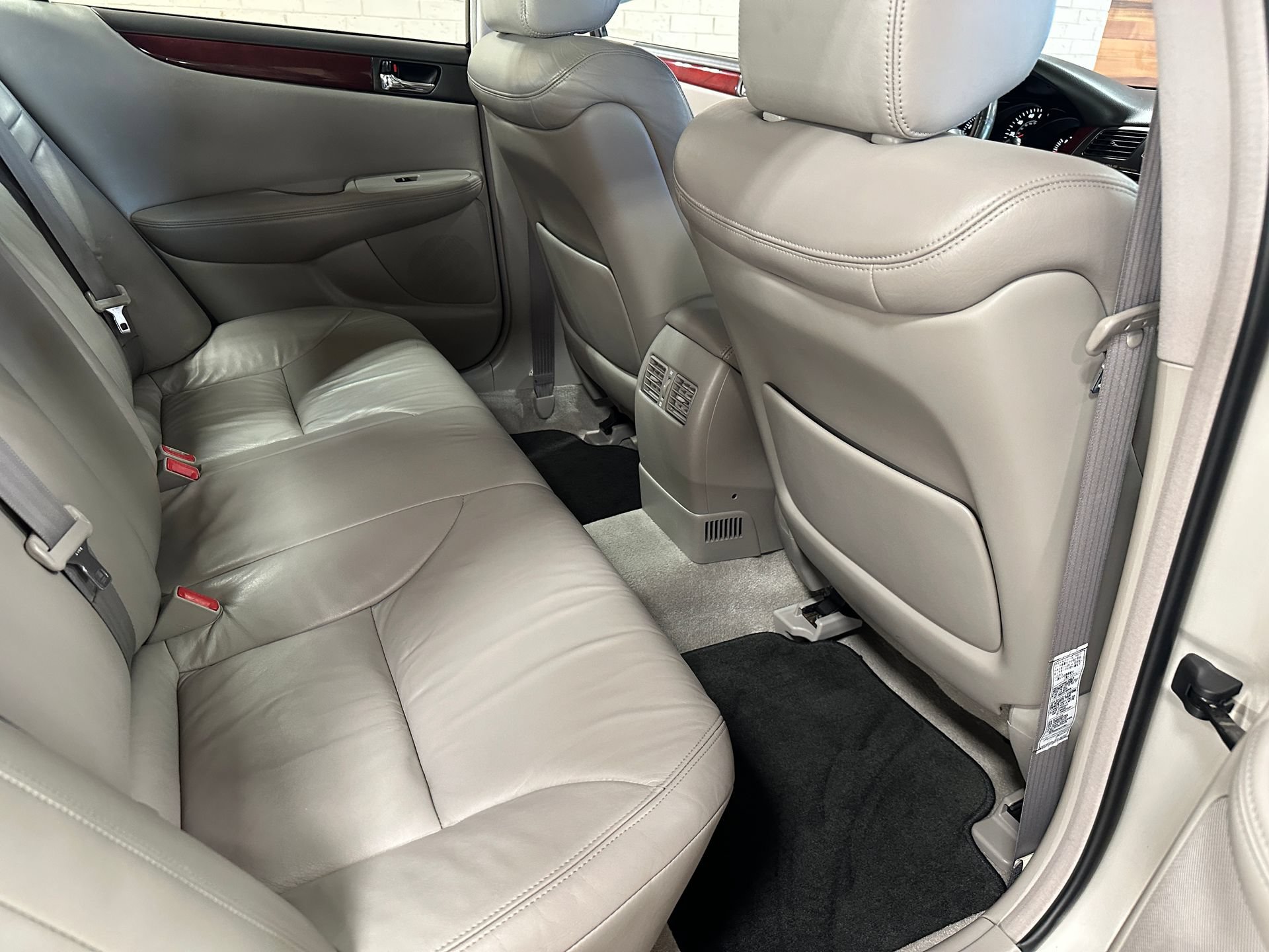 Used 2002 Lexus ES 330 FWD image 17
