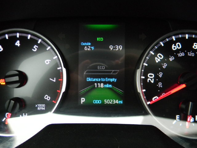 Used 2020 Toyota RAV4 XLE Premium AWD/4WD image 10