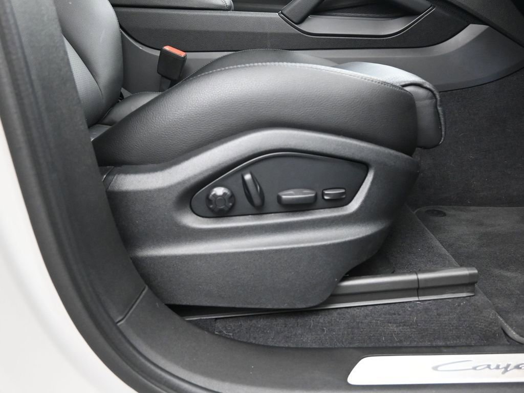 Used 2024 Porsche Cayenne S image 14