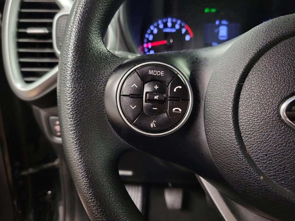 Used 2020 Kia Soul LX FWD image 23