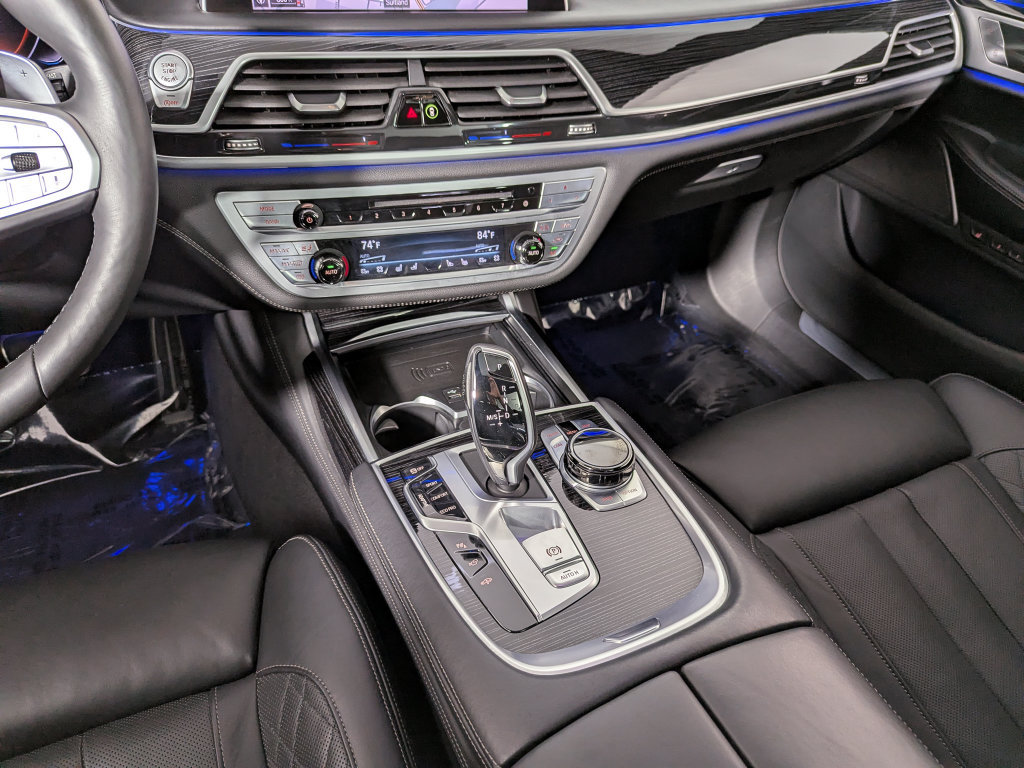 Used 2020 BMW 750i xDrive w/ Executive Package AWD/4WD image 42