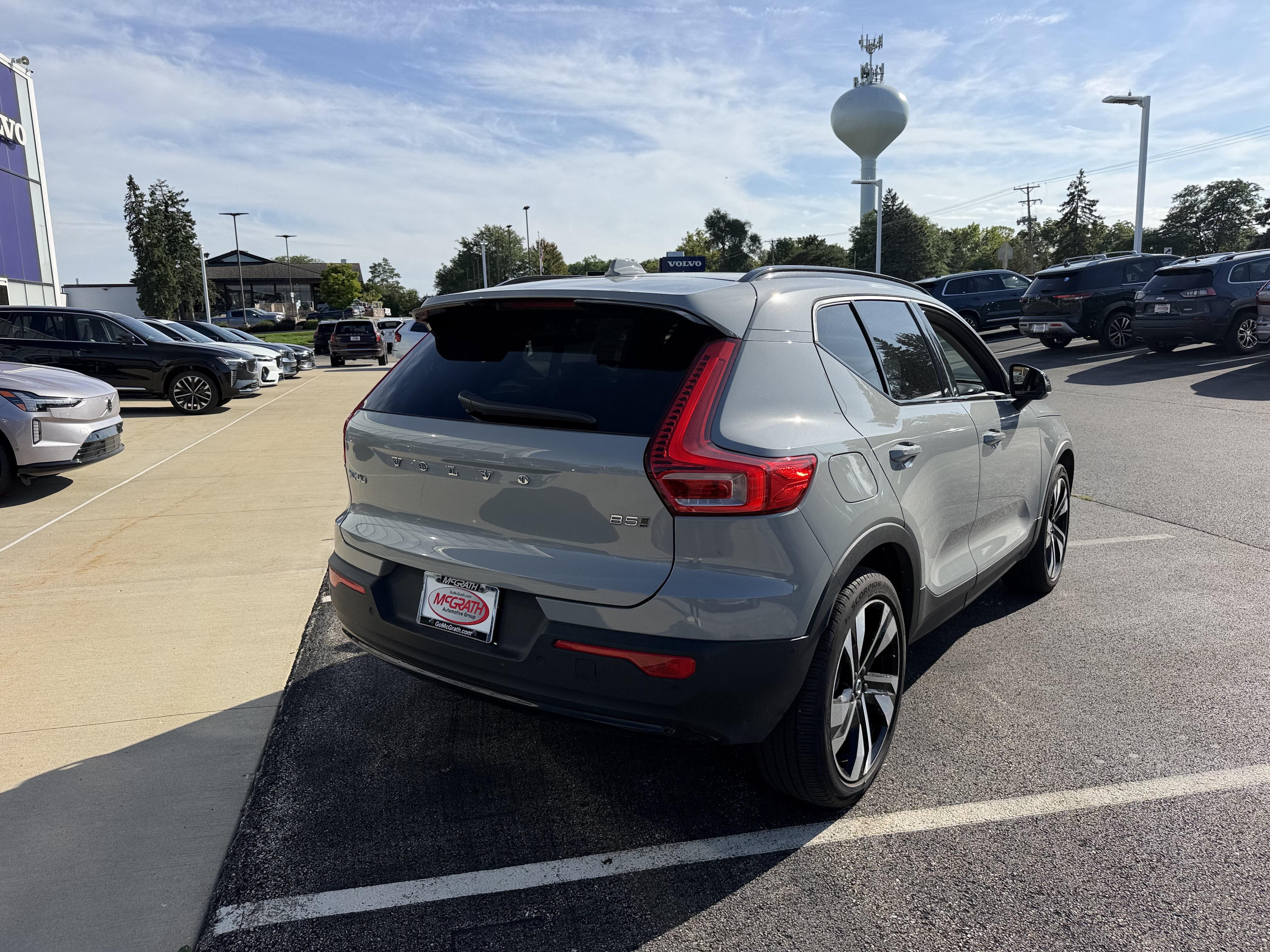 Used 2024 Volvo XC40 B5 Ultimate w/ Protection Package Premier AWD/4WD image 4