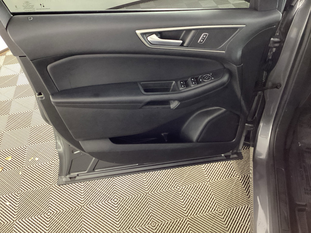 Used 2023 Ford Edge SEL w/ Convenience Package image 17