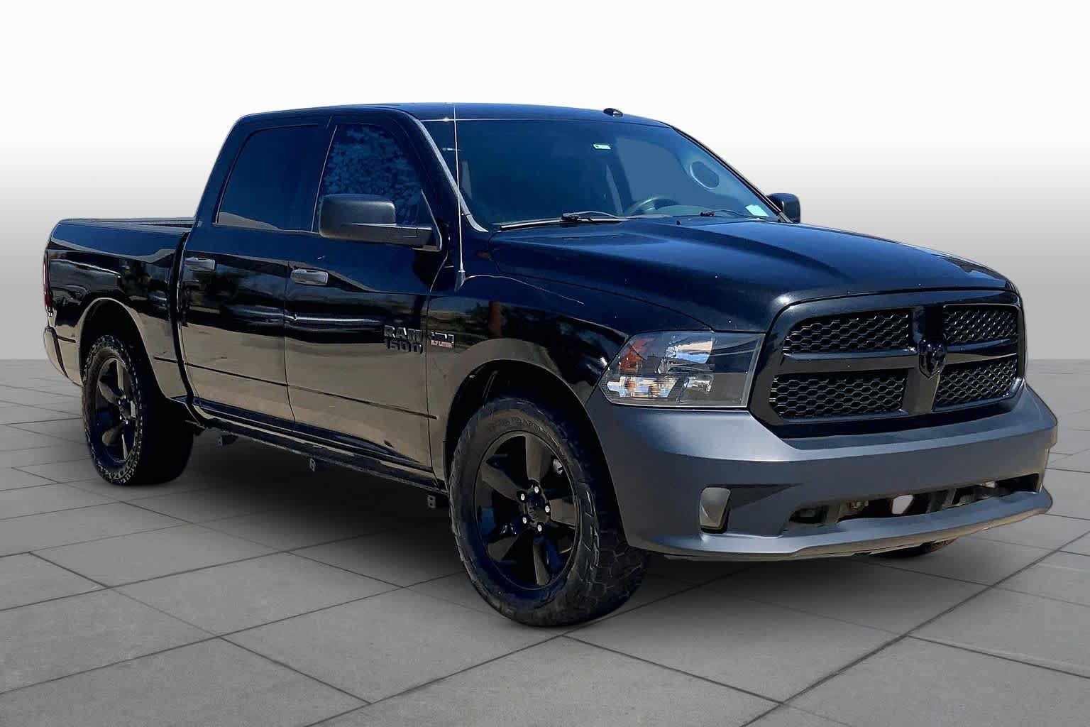 Used 2015 RAM 1500 Express RWD image 2