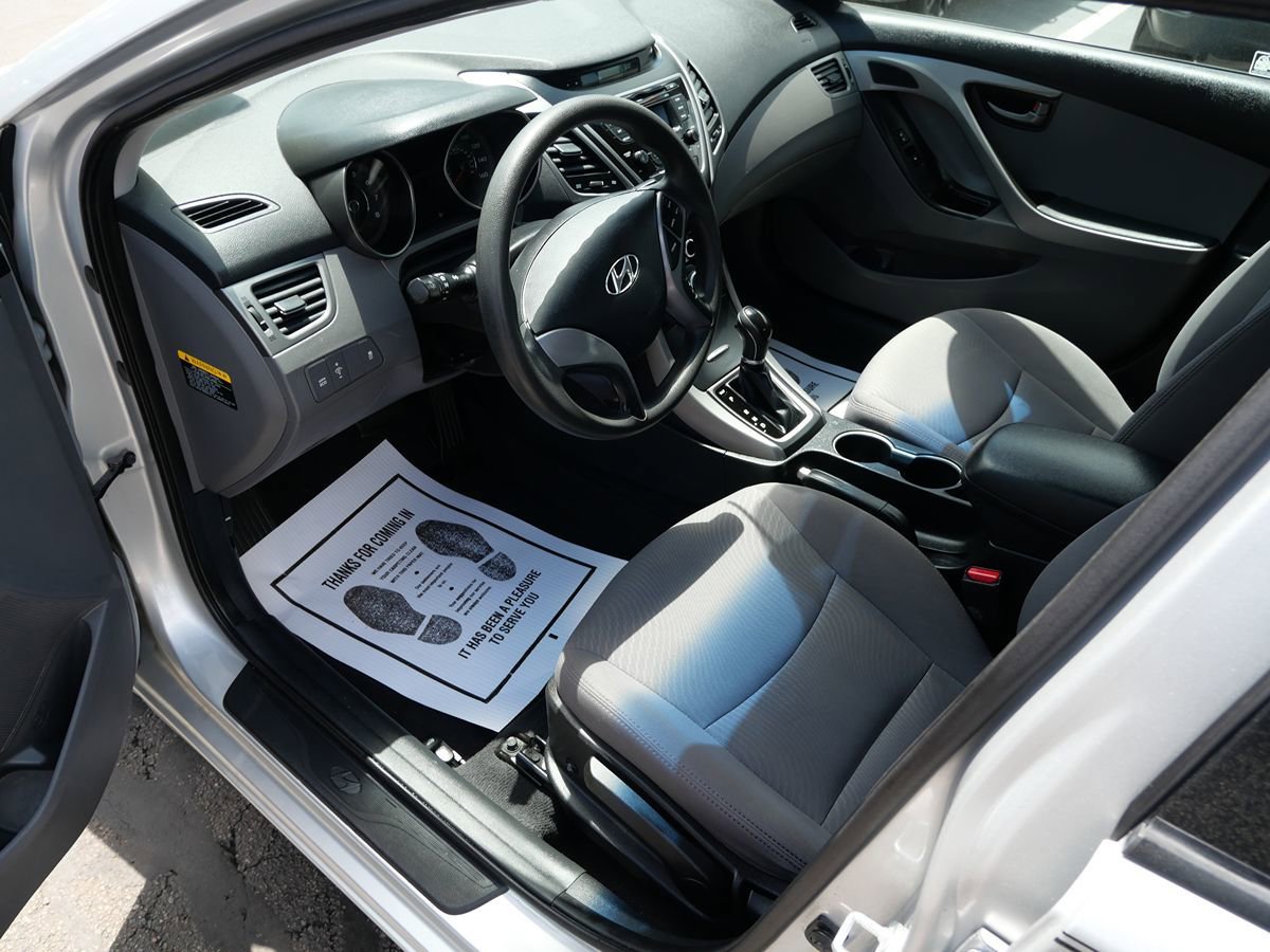 Used 2015 Hyundai Elantra SE FWD image 9