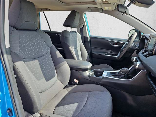 Used 2020 Toyota RAV4 XLE w/ Convenience Package FWD image 22