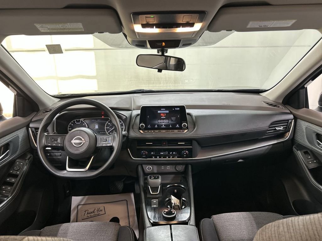 Used 2023 Nissan Rogue SV image 18