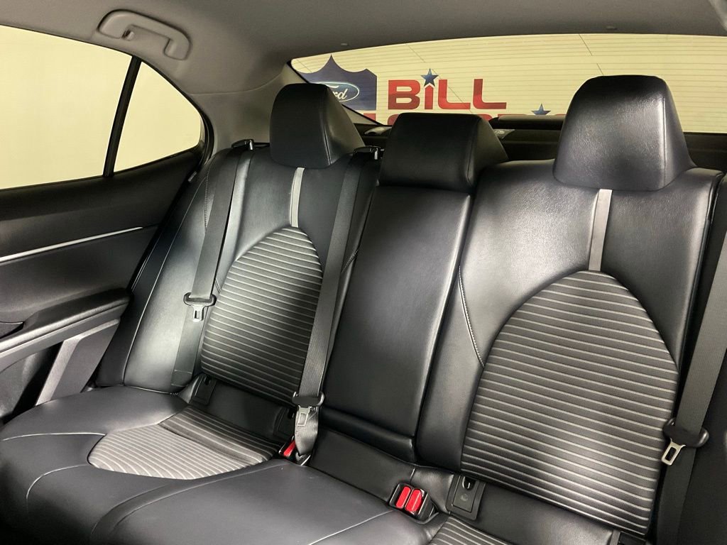 Used 2018 Toyota Camry SE FWD image 16