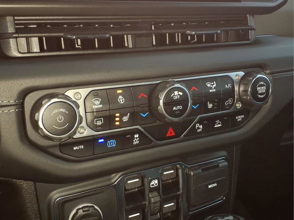 Used 2024 Jeep Wrangler High Altitude image 10