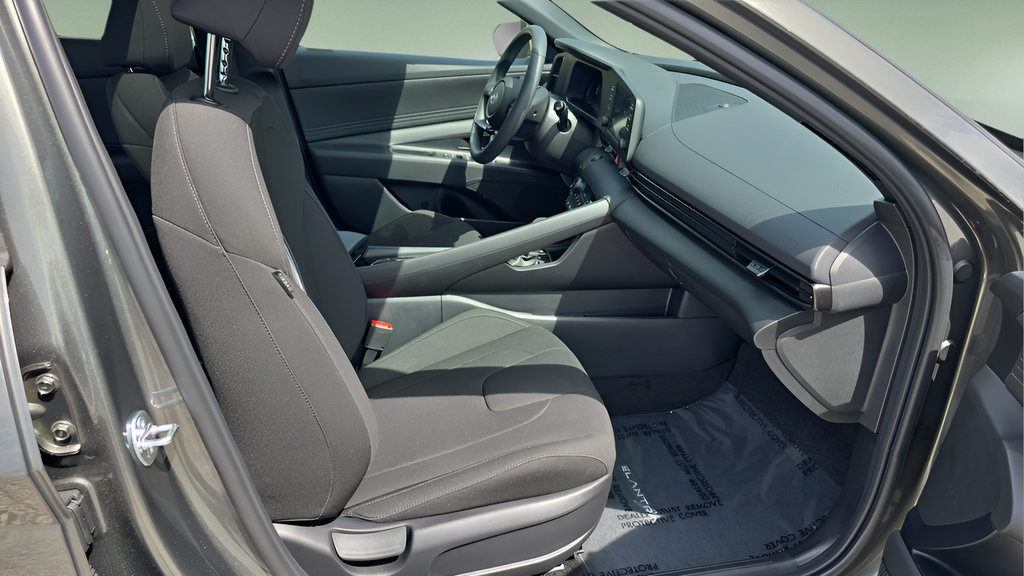 New 2026 Hyundai Elantra SEL Sport Premium FWD image 13