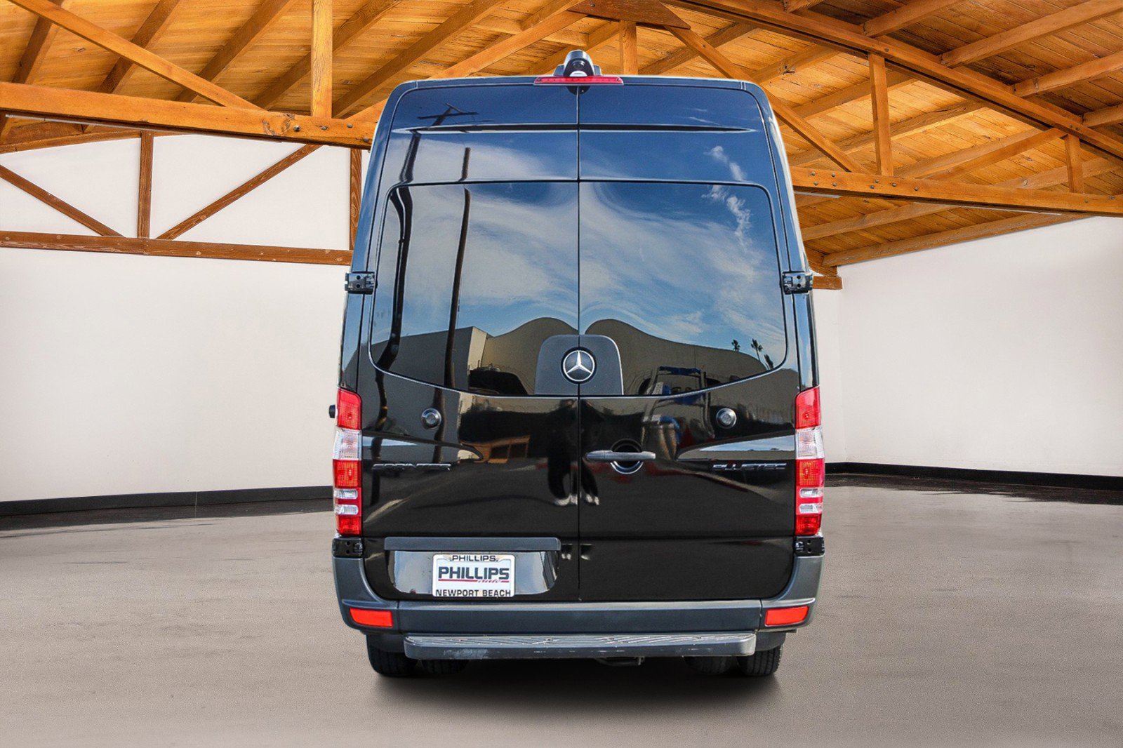 Used 2017 Mercedes-Benz Sprinter 3500 image 4