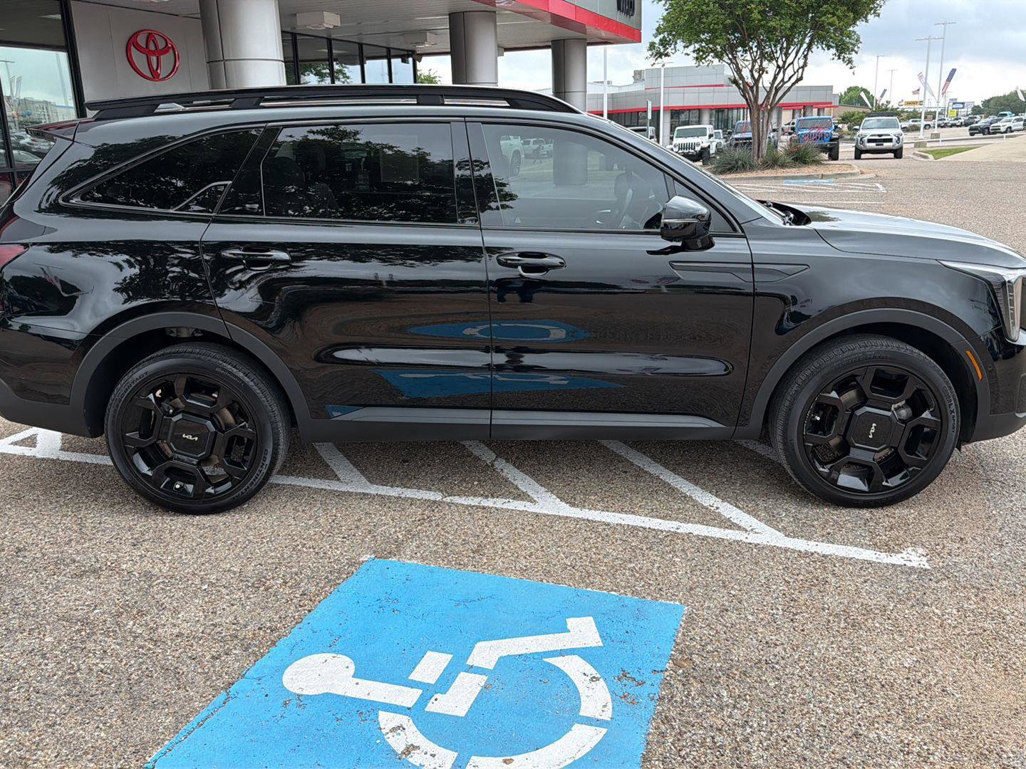 Used 2024 Kia Sorento SX Prestige w/ Sage Leather Package image 2