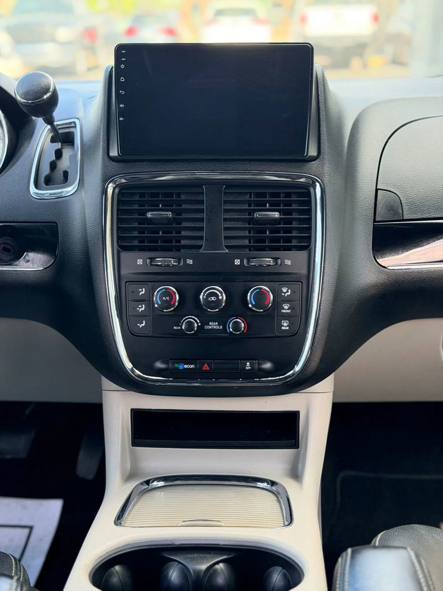 Used 2017 Dodge Grand Caravan SXT FWD image 14