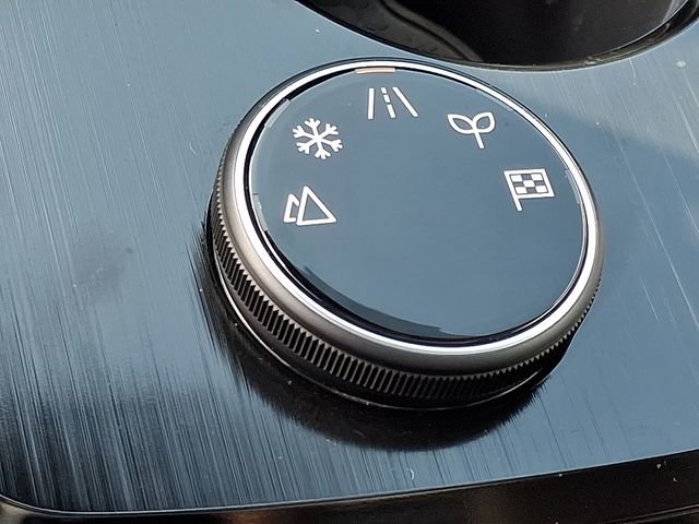 Used 2022 Nissan Rogue SL w/ SL Premium Package image 24