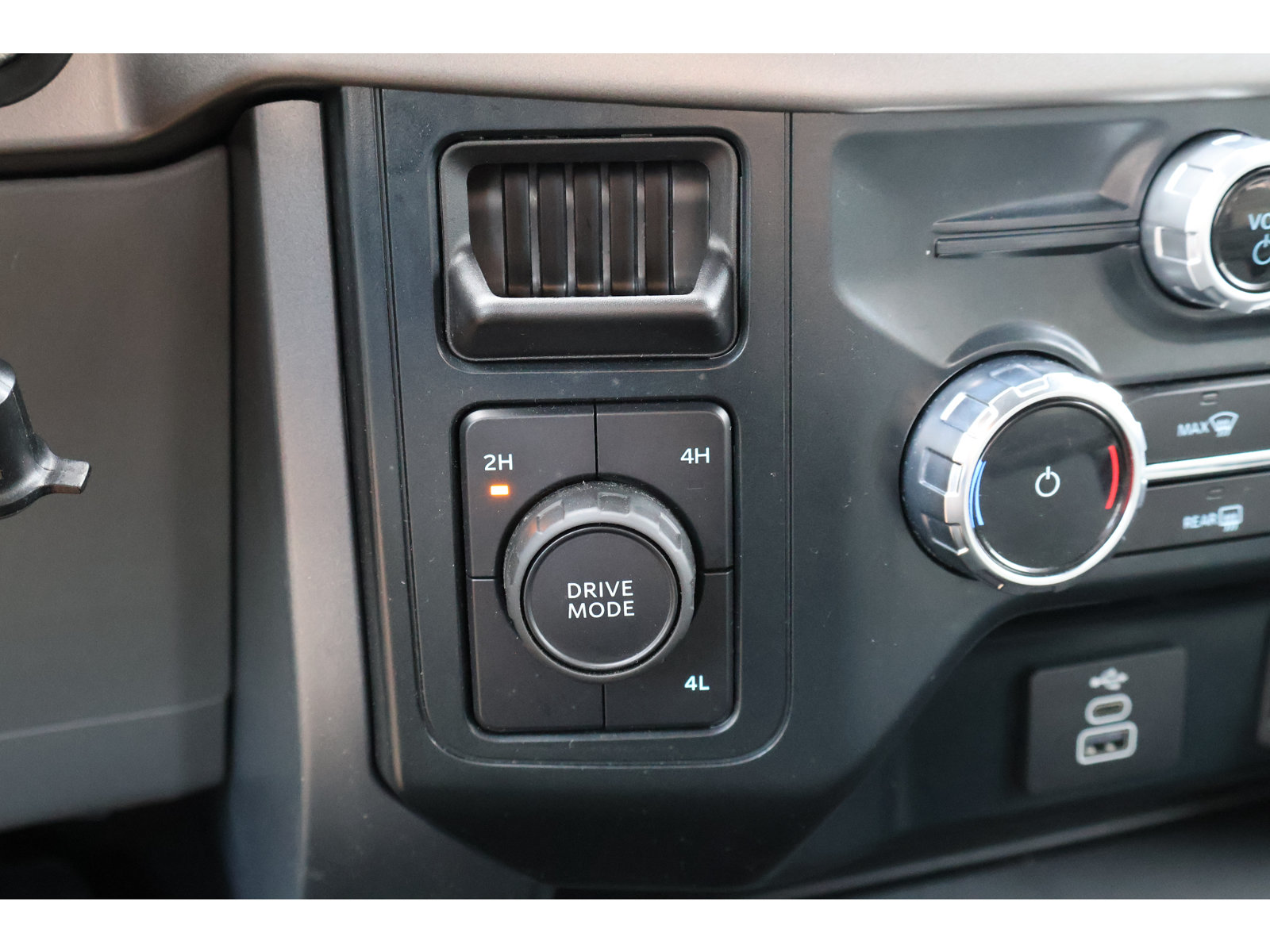 Used 2025 Ford F150 XLT w/ Equipment Group 301A Standard AWD/4WD image 6