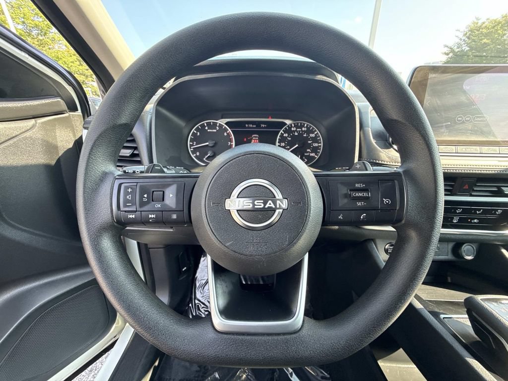 Used 2024 Nissan Rogue S AWD/4WD image 11
