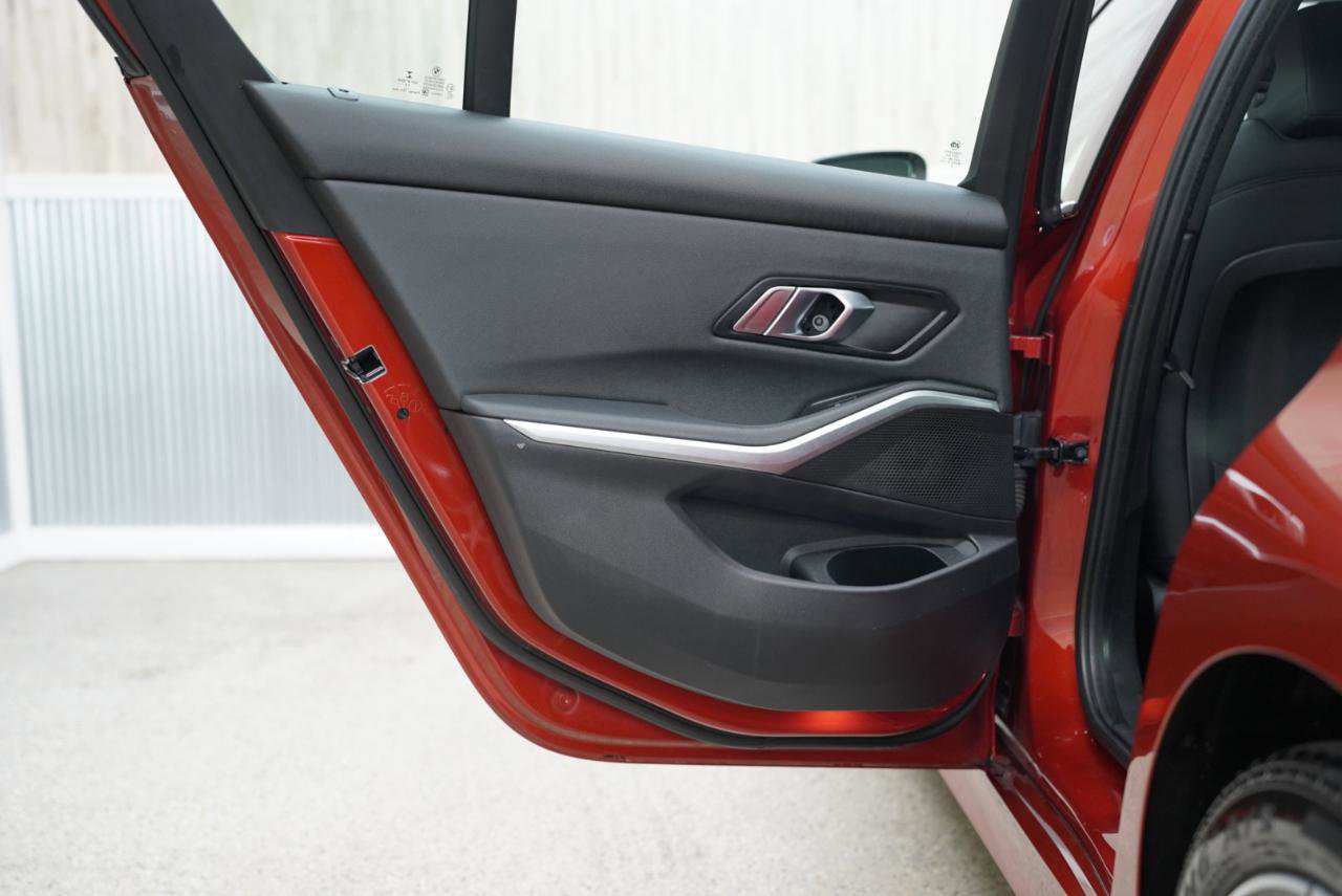 Used 2020 BMW 330i xDrive 330i xDrive Sedan North Americ w/ Convenience Package image 35