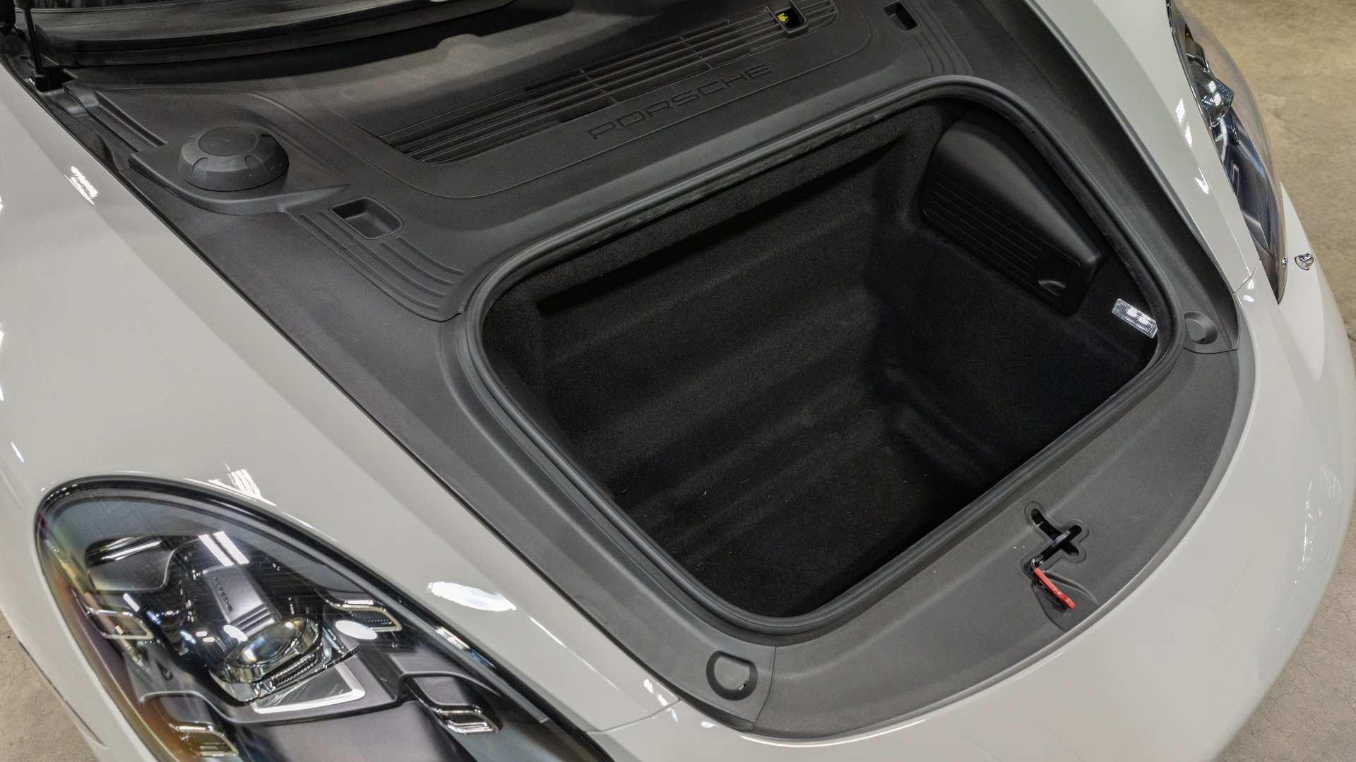 Used 2021 Porsche 718 Boxster RWD image 64