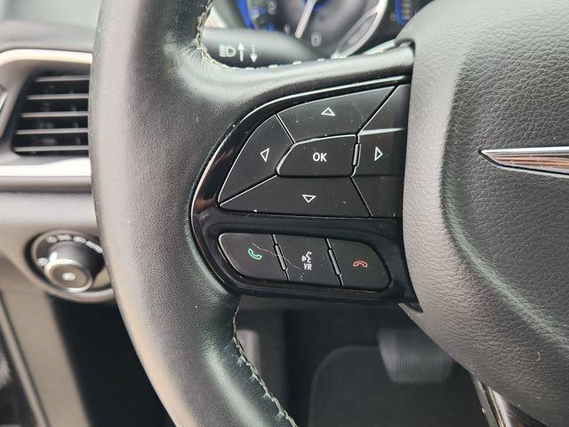 Used 2020 Chrysler Pacifica Touring-L w/ S Appearance Package FWD image 27