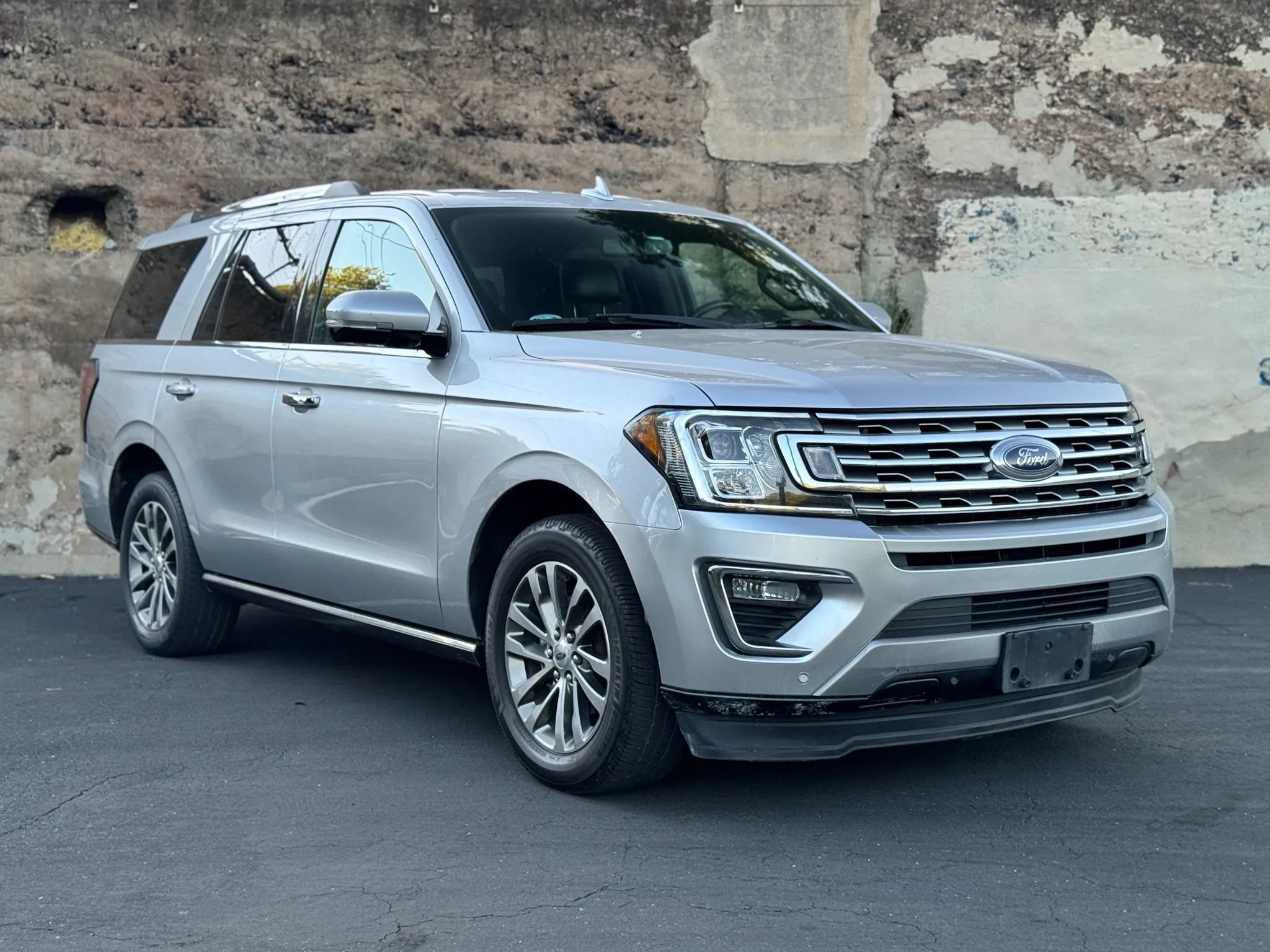 Used 2018 Ford Expedition Limited RWD image 2