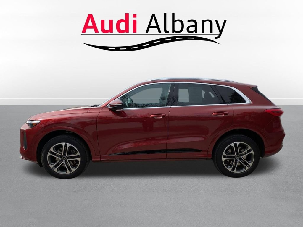 Used 2025 Audi Q5 Premium Plus w/ Premium Plus image 3